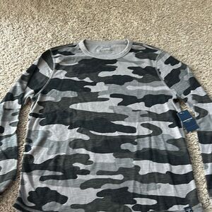 NWT Lucky brand long sleeve light weight top. Size L